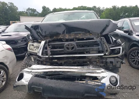 2013 Toyota Tundra Grade 5.7L V8 z USA, uszkodzony, nr VIN 5TFRY5F14DX133483